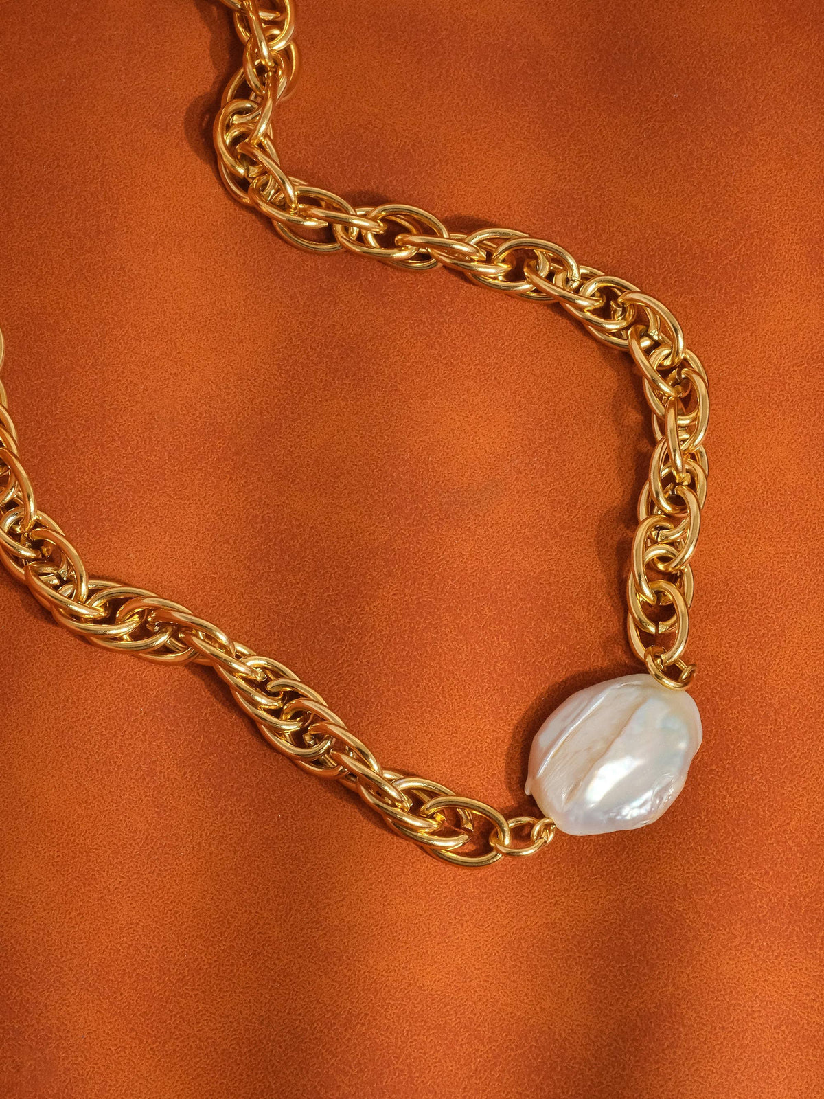 Loan 18K Non-Tarnish Bold Pearl Chain Necklace: Yellow Gold