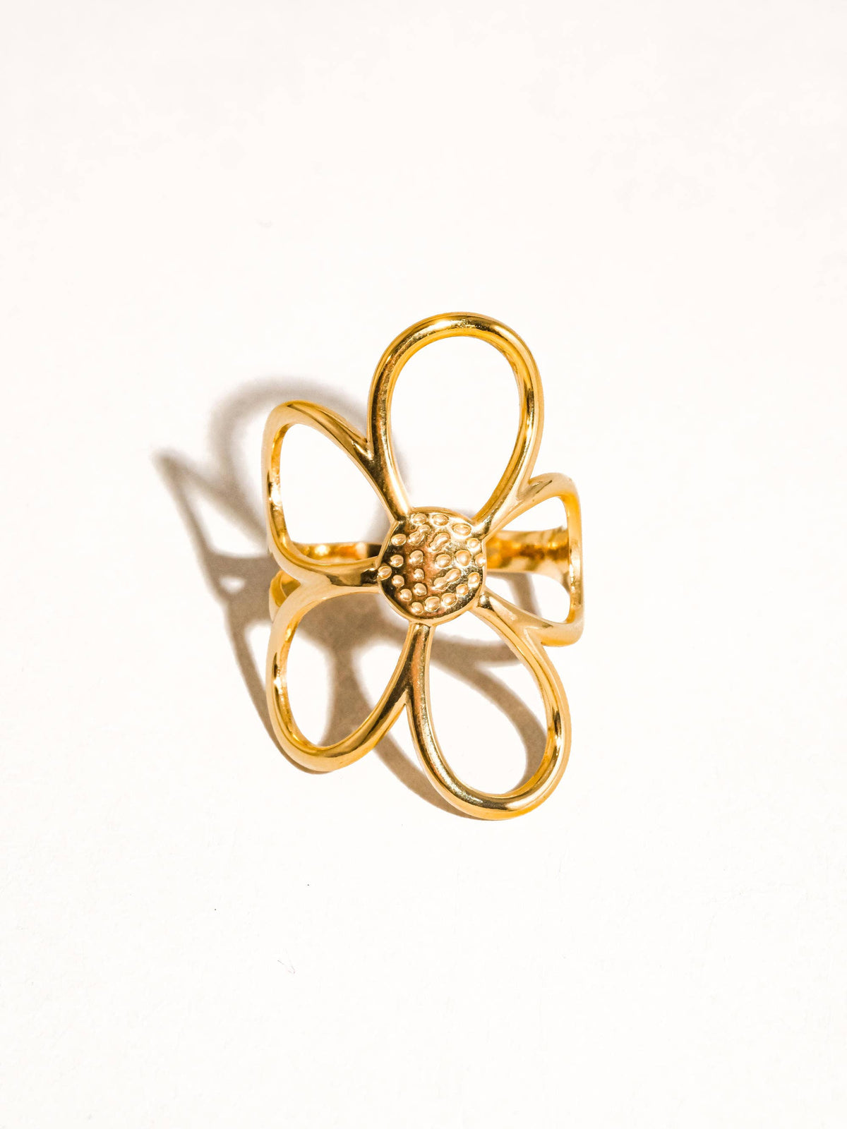 Isolde 18K Non-Tarnish Large Floral Ring: Yellow Gold / 7