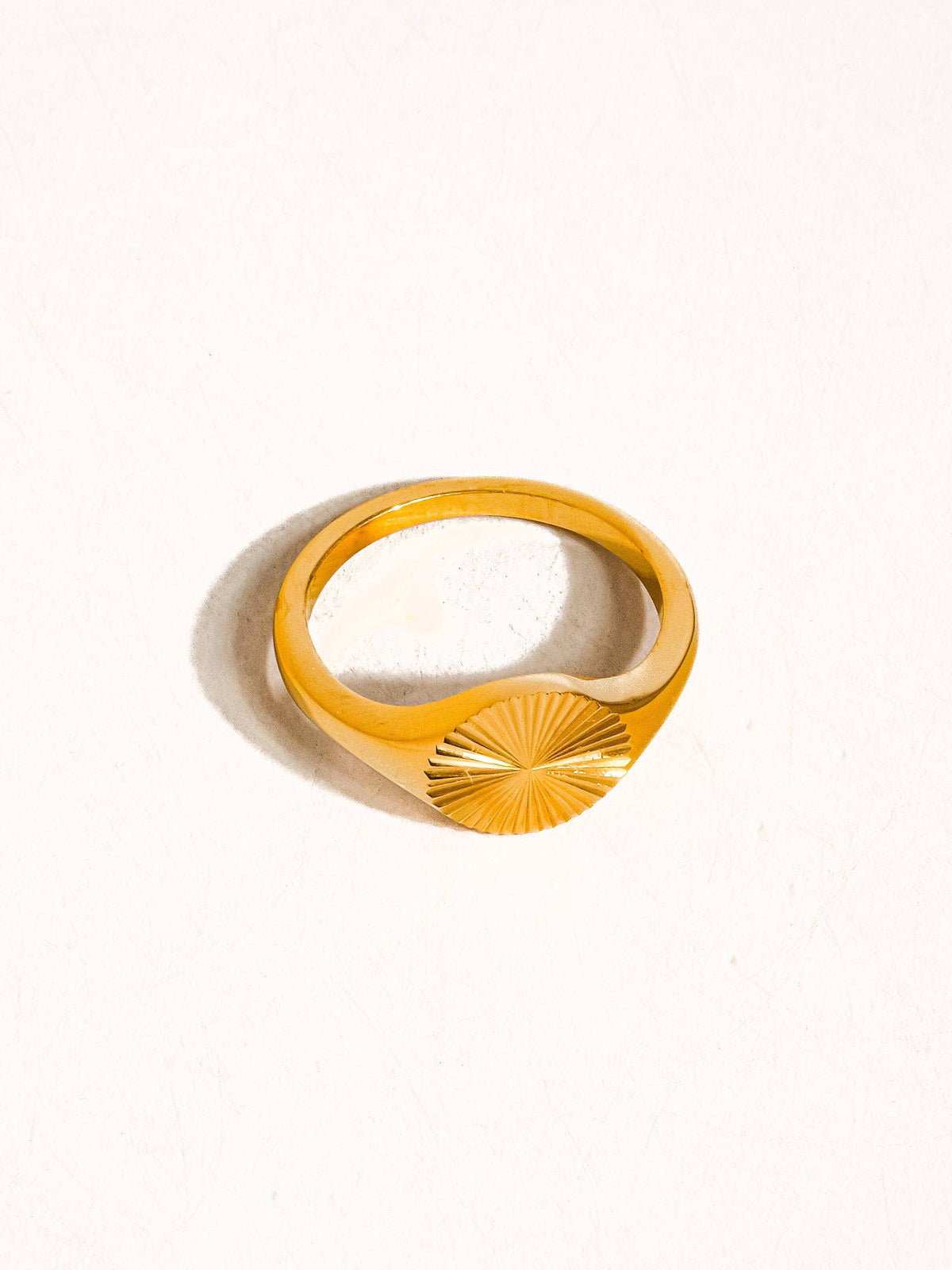 Mateo 18K Gold Non-Tarnish Modern Signet Ring: Yellow Gold / 8