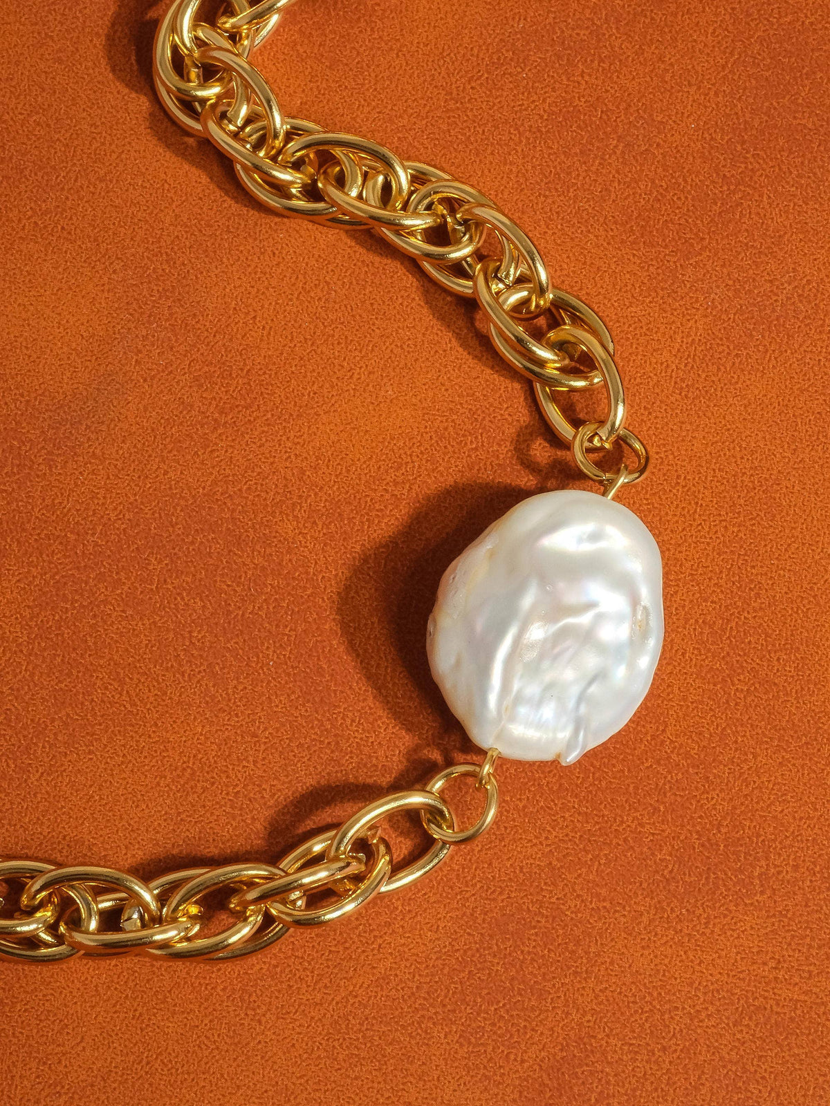Loan 18K Non-Tarnish Bold Pearl Chain Necklace: Yellow Gold